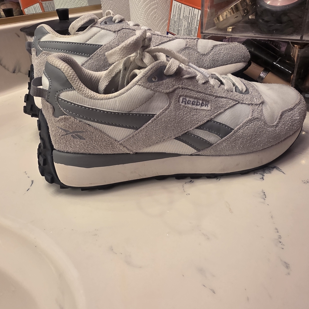 Reebok Classic Gray and White Trainers